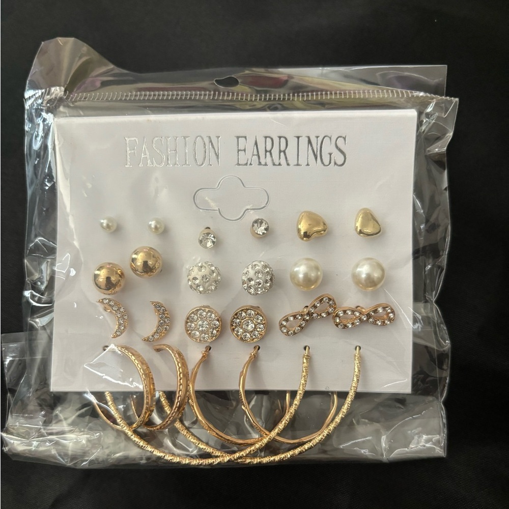 Pack of earrings